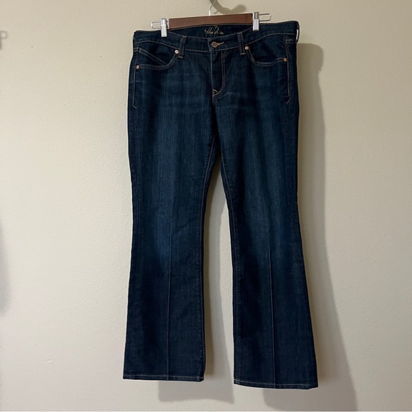 Old Navy Women’s Jeans Blue Size 12 S The Diva Lowest Rise Bootcut Dark Wash - Picture 1 of 7